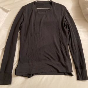 alo yoga soho pullover